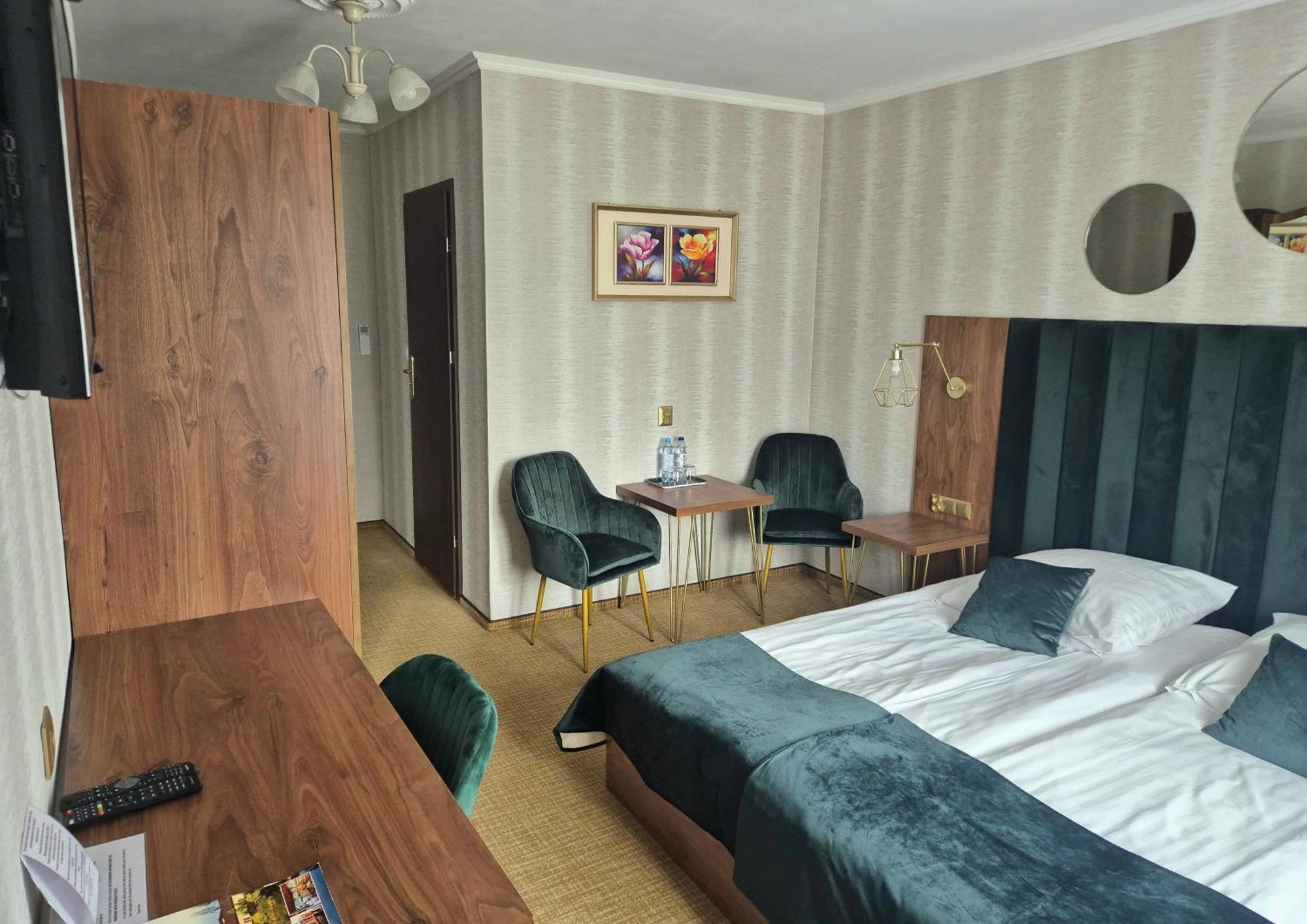 Dworek Nad Stawem & Laznia Piwna Ostrów Mazowiecka Esterno foto