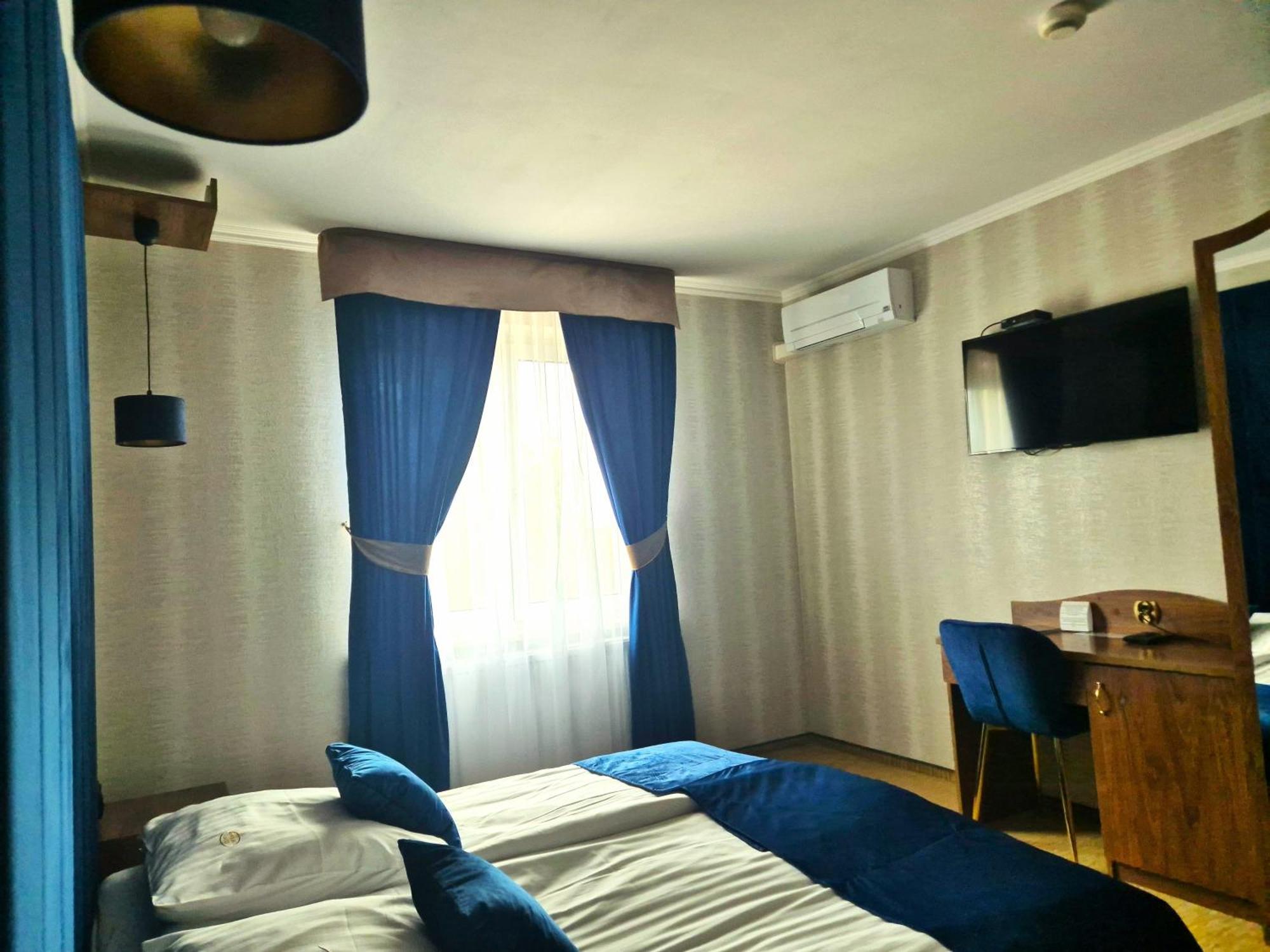 Dworek Nad Stawem & Laznia Piwna Ostrów Mazowiecka Esterno foto